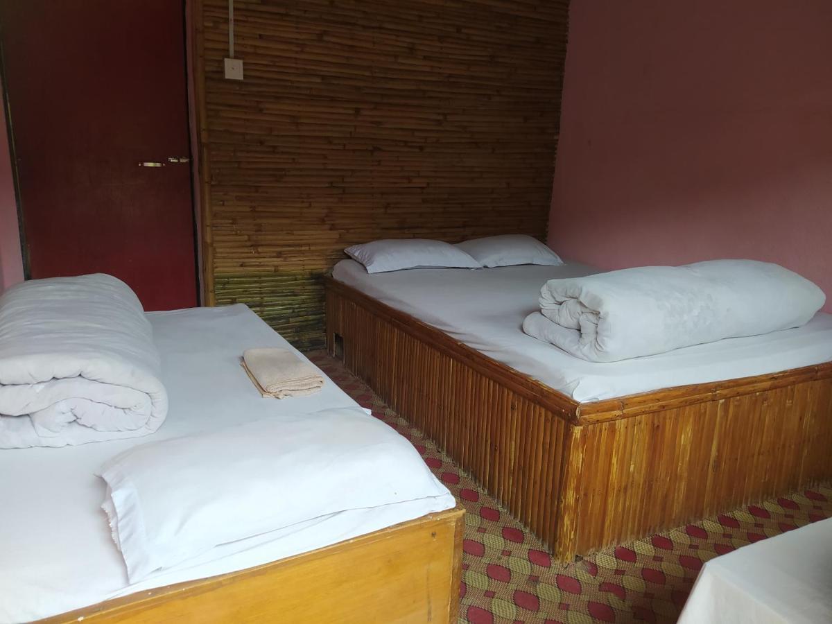 Hotel New Bamboo Palace Gorkhā Exteriör bild